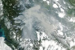 Pożary nad Kolumbią Brytyjską, zdj. satelitarne, 12.07.23