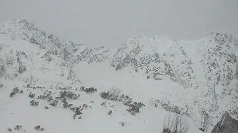 Schronisko w Dolinie Pięciu Stawów nadal zasypane. W Tatrach jest bardzo niebezpiecznie