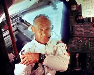 Buzz Aldrin w module księżycowym Apollo 11. Zdjęcie z 20 lipca 1969