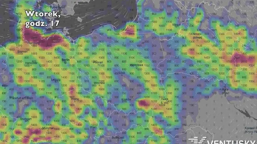 Potencjalny rozwój burz we środę (Ventusky
