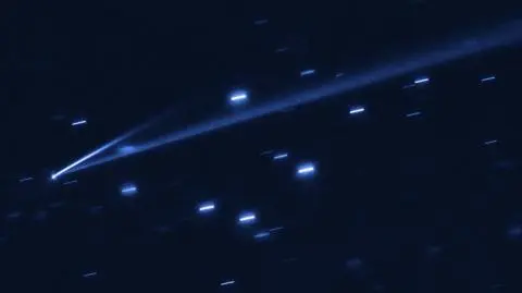 Asteroida (6478) Gault z charakterystycznym, podwójnym ogonem - jedna z najbardziej znanych aktywnych asteroid