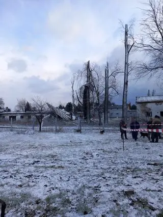 Zerwany dach w miejscowości Klewków (woj. łódzkie)