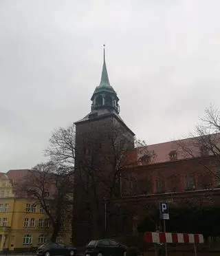 Iglica kościoła w Białogardzie została przechylona