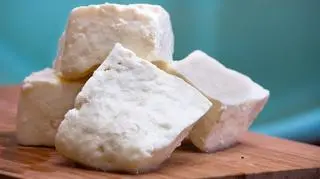 Pradziejowa metoda produkcji twarogu jest stosowana do dziś