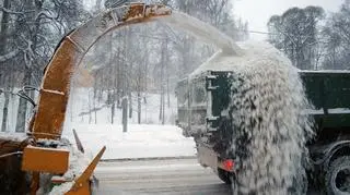 Na drogach leży m.in. błoto pośniegowe