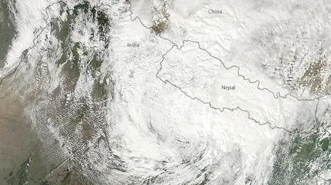 Kilkadziesiąt osób zginęło przez "naturalną anomalię". Hudhud odpowiada za lawinę