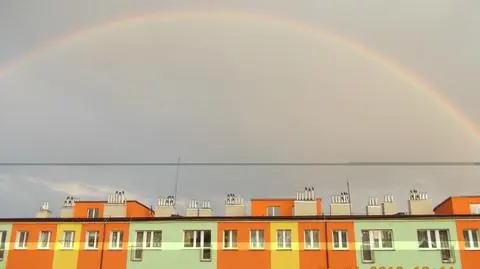 Aktualnie czytasz: Pioruny w stolicy, grad w Elblągu i tęcza nad Darłowem