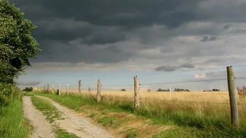 Burze i deszcz utrudnią jazdę 