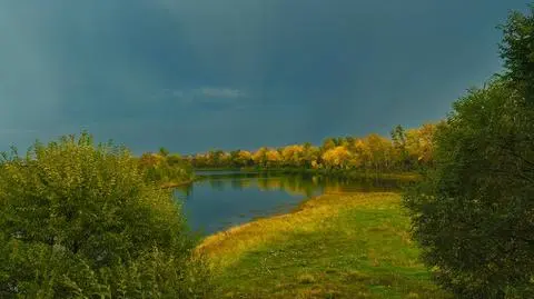 Miejscami popada deszcz