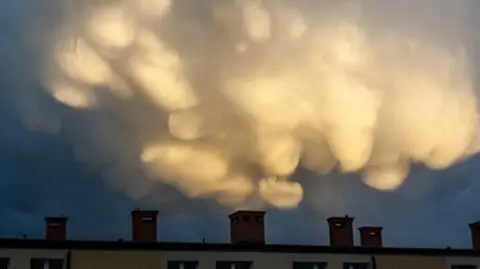Mammatusy pojawiły się nad Polską