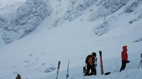 Lawina śnieżna w Niżnych Tatrach. Nie żyje narciarz