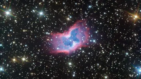 NHC 2899 - "kosmiczny motyl"
