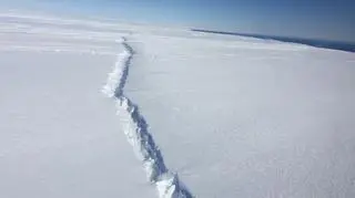 Szczelina, dzięki której powstał lodowiec Pine Island