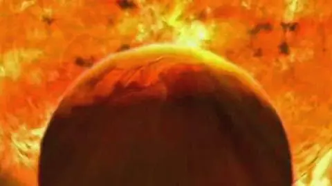 Koniec świata za 5 miliardów lat. "Wtedy połknie nas Słońce"