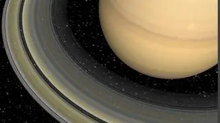 Saturn i jego pierścienie