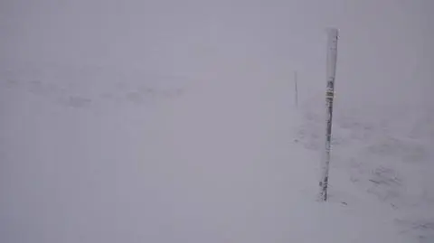 Trzeci stopień zagrożenia lawinowego w Tatrach. W Bieszczadach silnie wieje
