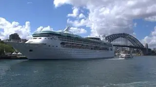 Zatoka Port Jackson, w tle Sydney Harbour Bridge