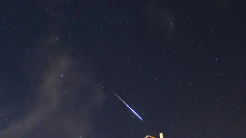 Spadający perseid - 00:34 Warszawa  :   )

Dla takich widoków warto żyć.