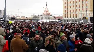 Rosjanie są powściągliwi w okazywaniu uczuć, donosi Instytut Gallupa