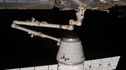 Dragon dokujący do ISS