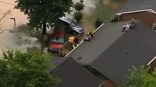 Przed powodzią uciekli na dachy. Mieszkańcy USA zmagają się z żywiołem