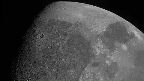 Fragment powierzchni Ganimedesa (NASA/JPL-Caltech/SwRI/MSSS)