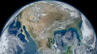 Blue Marble - słynna fotografia Ziemi. Poniżej znajdziesz jego pełną wersję