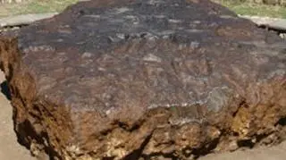 Największy meteoryt na Ziemi można oglądać w Namibii