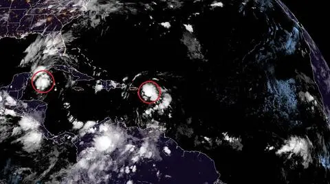 Dwie burze tropikalne na zdjęciu satelitarnym (NOAA)