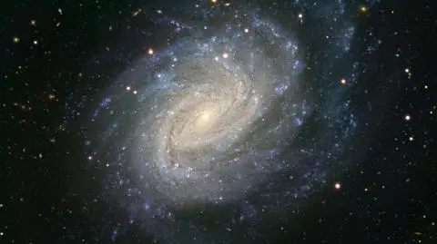Galaktyka NGC 1187 znajduje się w Gwiazdozbiorze Erydanu