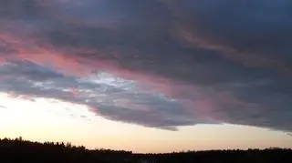 Burzowe chmury na Polską