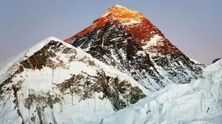 Mount Everest ma 8850 m n.p.m.