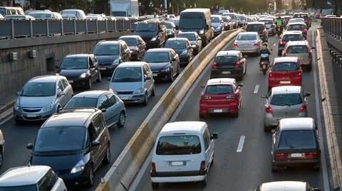 "Meteo News": Co zrobić z zatłoczonymi centrami miast