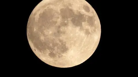 Księżyc zrobiony w dniu 5 maja 2012r godź.21:45 czyli - "Super Księżyc"  nad Olsztynem