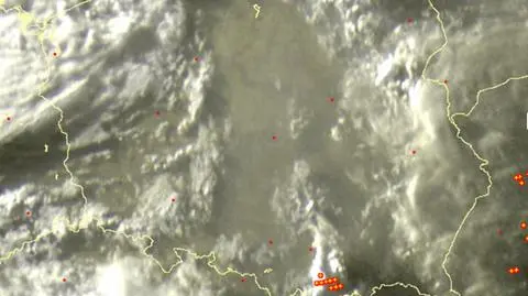 Wyładowania atmosferyczne oznaczono plusami (sat24.com)