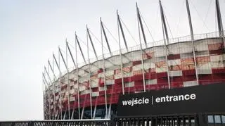 Nad Stadionem Narodowym zawisną chmury