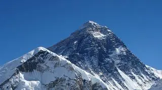 Na lotnisku pod Mount Everest odwoływane są loty