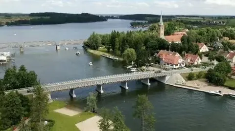 Jezioro, puszcza i miejsca przyjazne zwierzętom. Mikołajki czekają na turystów