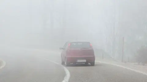 Niedzielny poranek powitał nas gęstymi mgłami