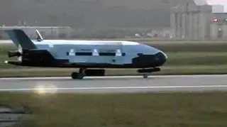 Grafika przedstawiająca X-37B