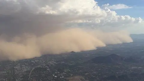 Potężna burza piaskowa przeszła przez Arizonę