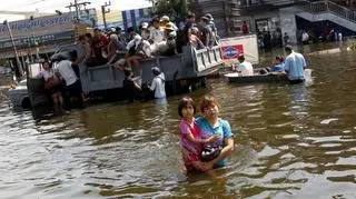 Bangkok ewakuuje dzielnice bliżej centrum