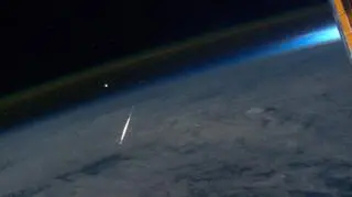 Deszcz meteorytów widziany z okien ISS