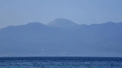 Indonezja: wulkan Lokon grozi erupcją