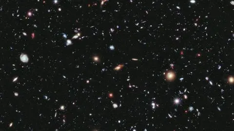 XDF widzimy dzięki obserwacjom Kosmicznego Teleskopu Hubble'a
