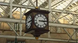 Zegar na stacji kolejowej w Glasgow