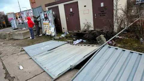 Siedem osób rannych, dachy zerwane z ponad 180 budynków, awarie prądu