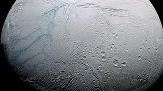 Enceladus, tajemniczy satelita, którym interesuje się NASA