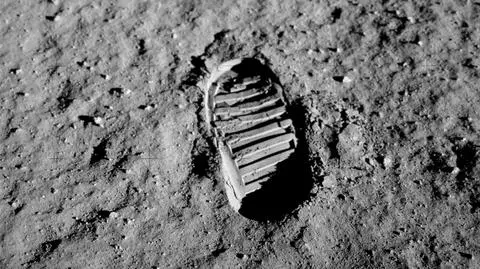 Odcisk buta amerykańskiego astronauty Buzza Aldrina