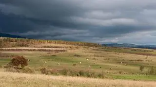 Burzowe niebo po raz pierwszy w tym roku w wielu regionach kraju